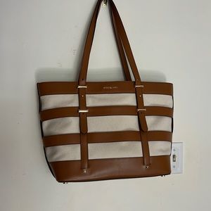 Micheal Kors large Kate cage tote EUC, great condition. Hooks at top.